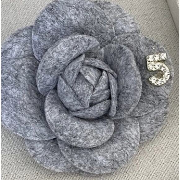 Camelia Flower Grey #5 Brooch* Beautiful Pin - Picture 1 of 1